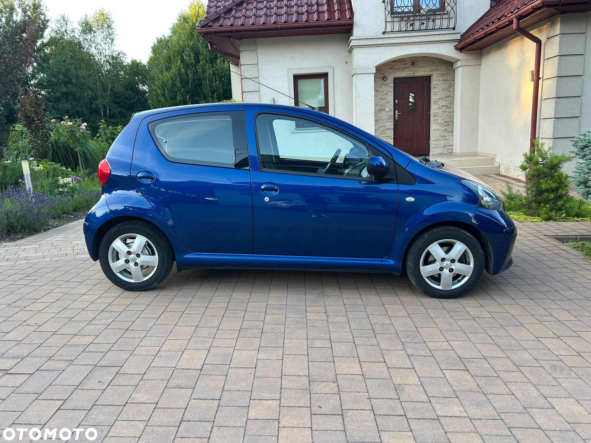 Toyota Aygo Blue - 4