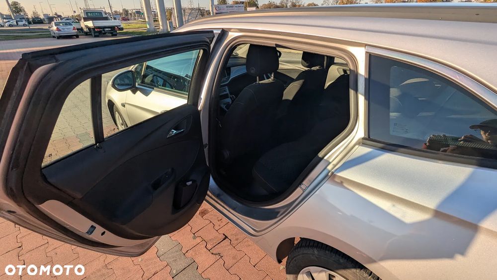 Opel Astra V 1.6 CDTI Dynamic S&S - 12