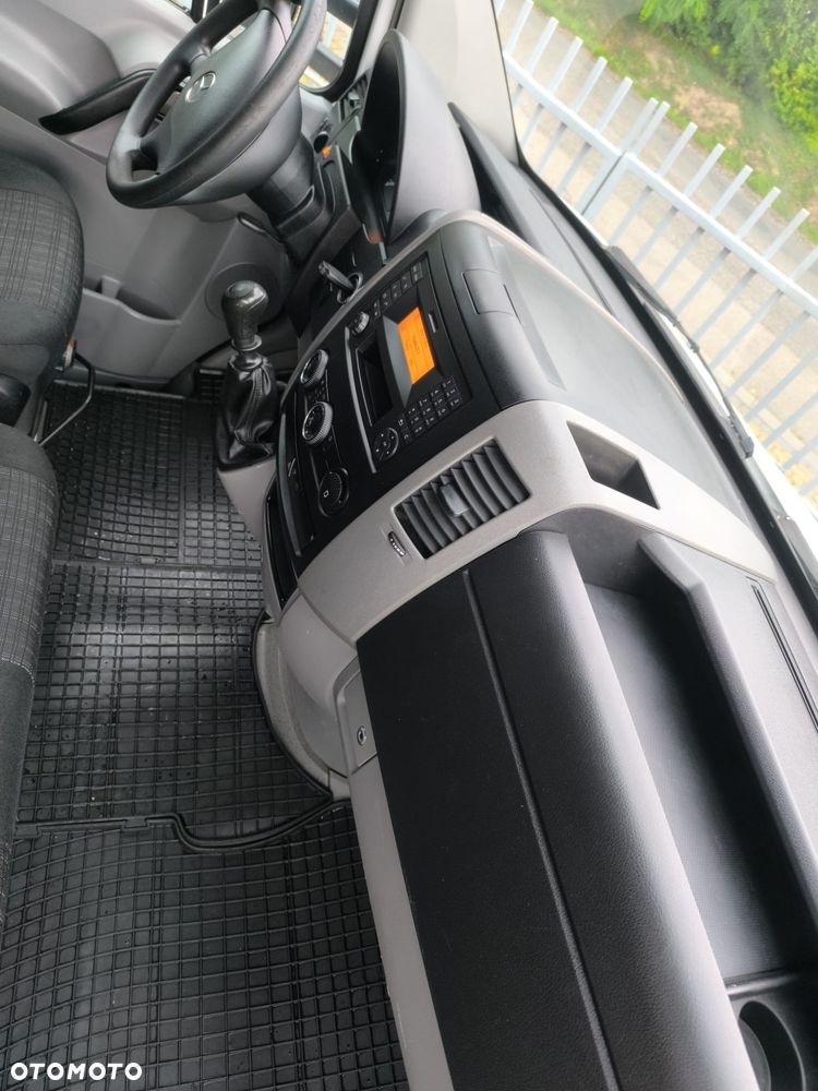 Mercedes-Benz SPRINTER - 32