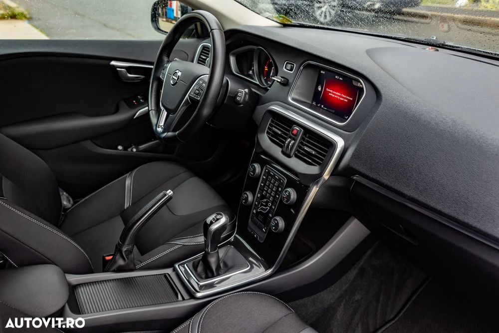Volvo V40 D2 Momentum - 19