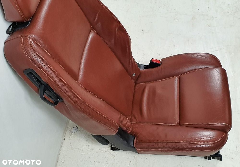 FOTEL PRAWY TYŁ TYLNY SKÓRA VOLVO XC90 - 5