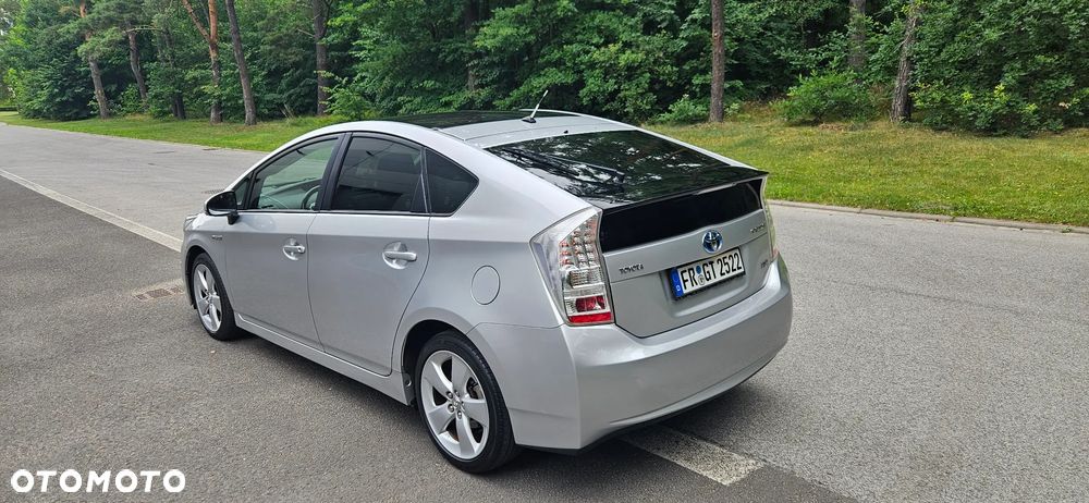 Toyota Prius (Hybrid) Executive - 9