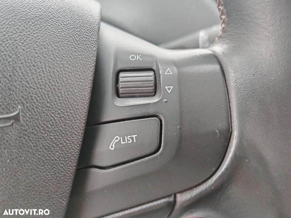 Peugeot 208 1.2 L PureTech Allure - 19