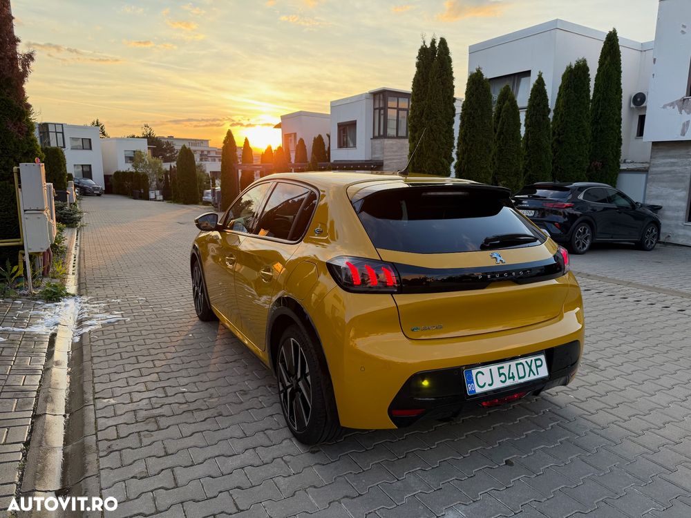 Peugeot 208 e-208 Allure - 8