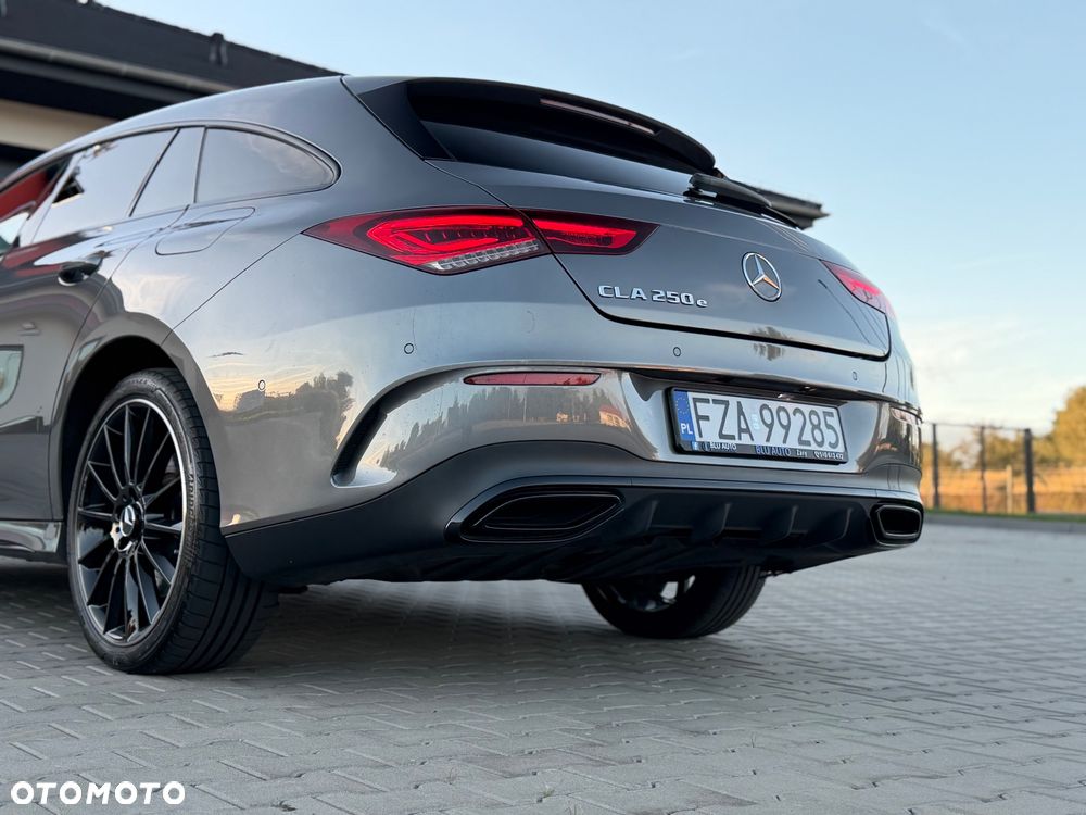 Mercedes-Benz CLA 250 e 8G-DCT AMG Line Advanced Plus - 24