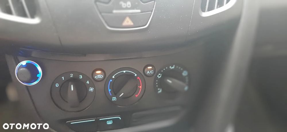 Ford Focus 1.6 Ambiente Start - 6