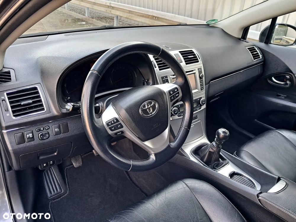 Toyota Avensis 2.0 D-4D Executive - 9