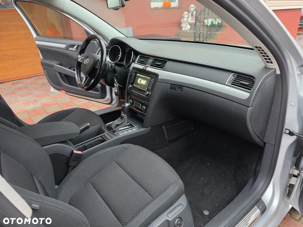 Skoda Superb 2013 photo 5