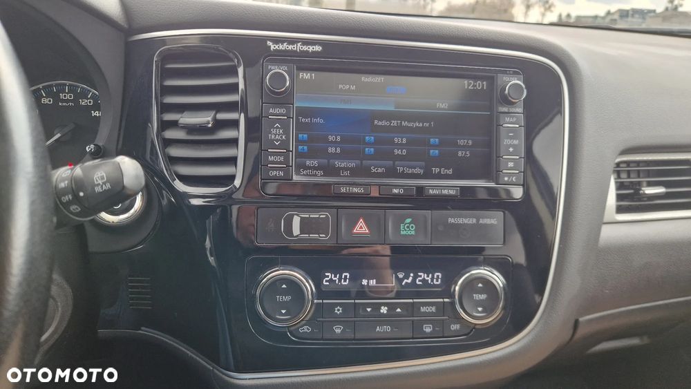 Mitsubishi Outlander 2.0 4WD Top - 14