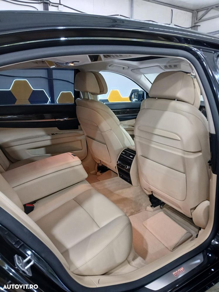 BMW Seria 7 750Ld xDrive - 12