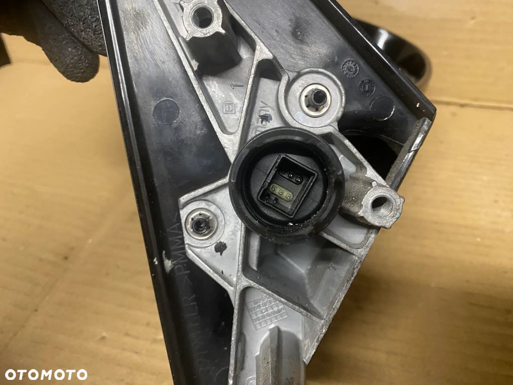 LUSTERKO PRAWE 5PIN BMW E87 010803 - 2