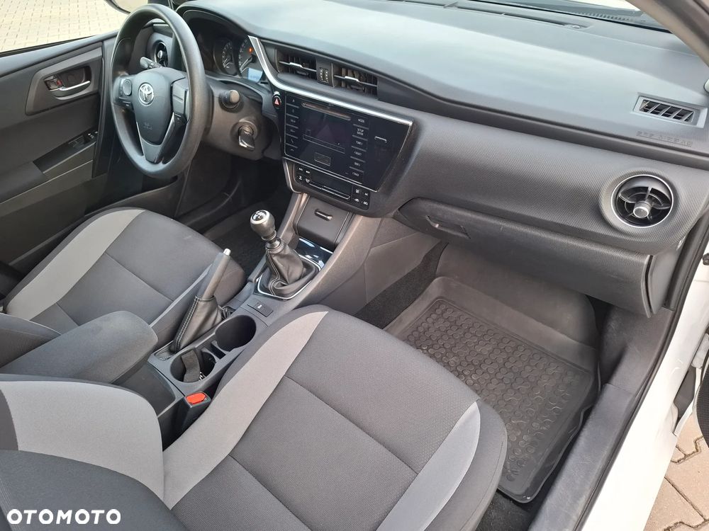 Toyota Auris 1.6 Comfort - 9