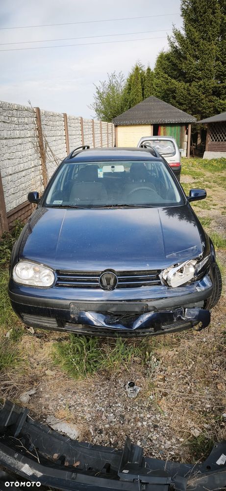 Volkswagen Golf - 1