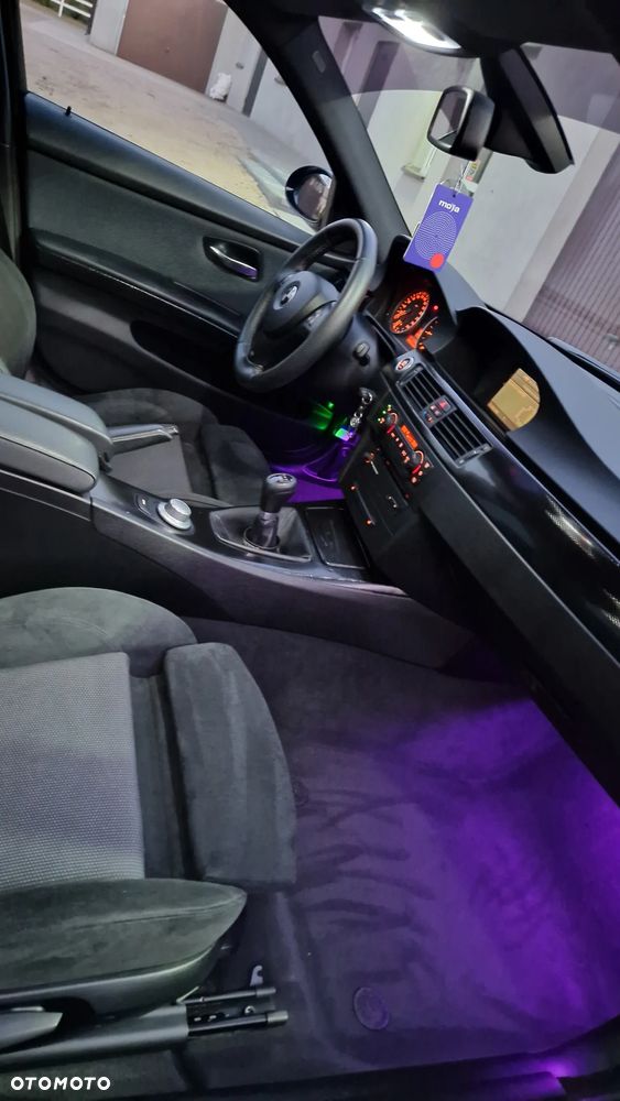 BMW Seria 3 320i - 10