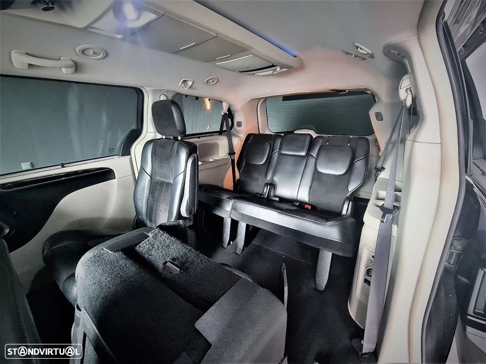 Lancia Voyager 2.8 CRD Platinum - 8