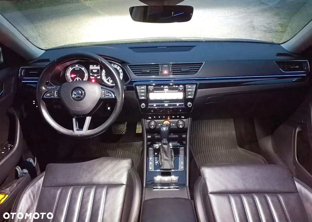 Skoda Superb 2.0 TDI L&K DSG - 8