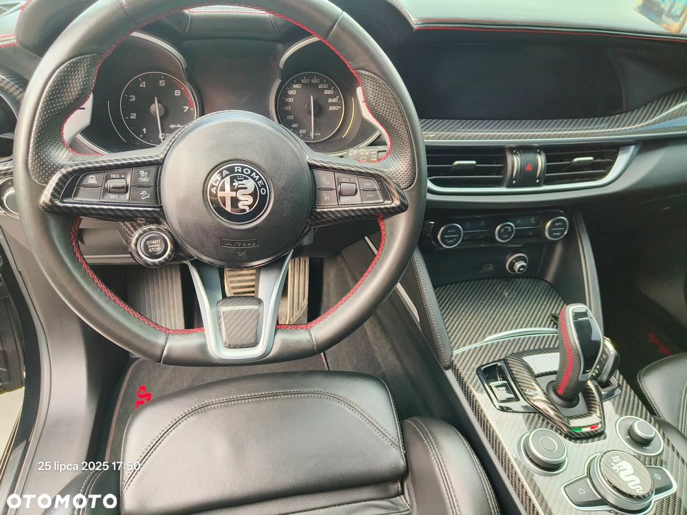 Alfa Romeo Stelvio 2.0 Turbo 16V AT8-Q4 Estrema - 16