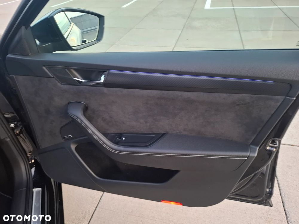 Skoda Superb 2.0 TDI SCR Sportline DSG - 34