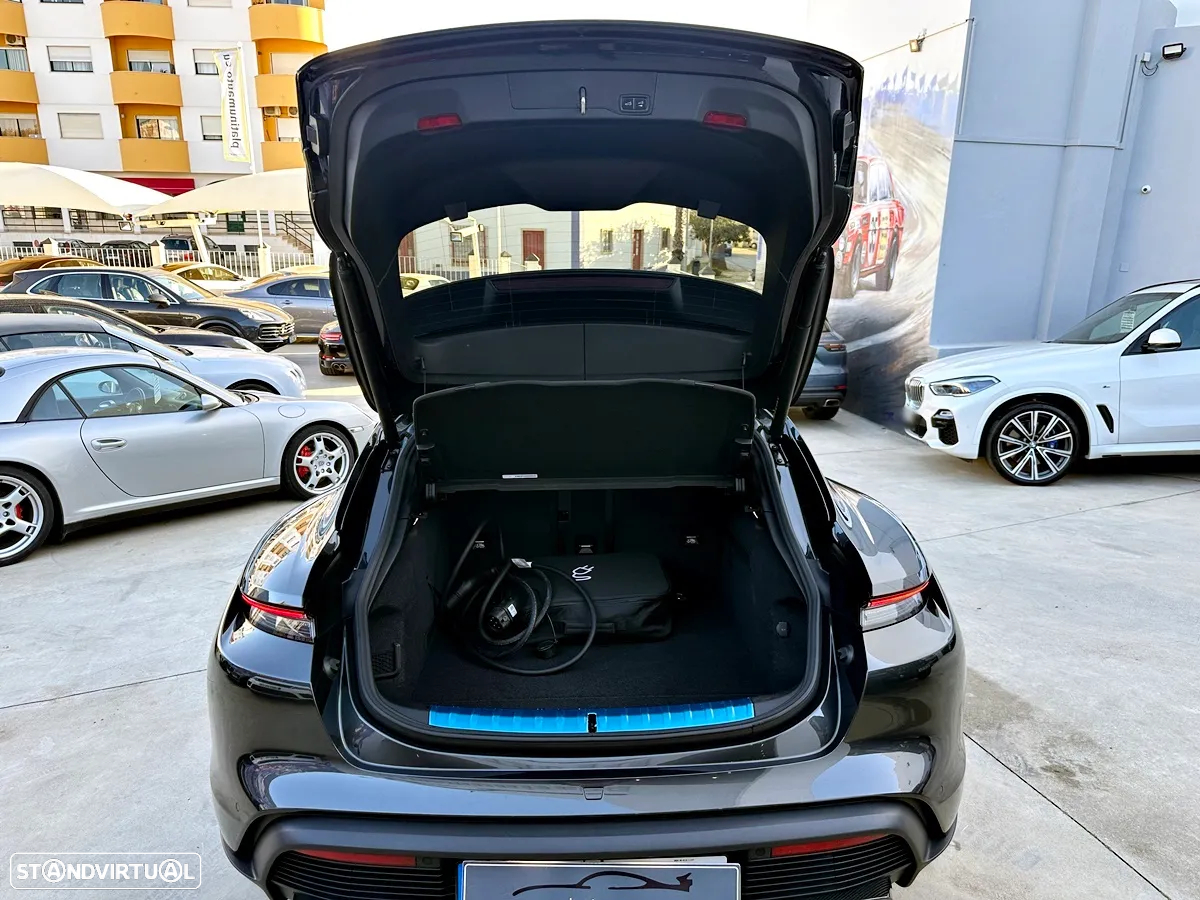 Porsche Taycan Sport Turismo Turbo S - 39