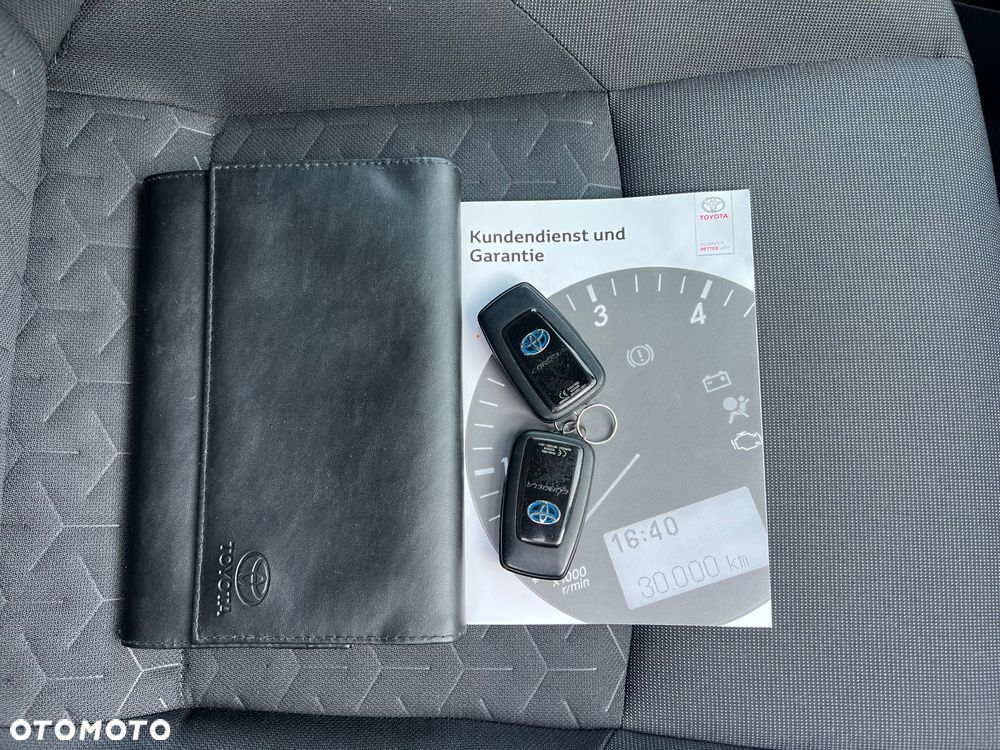 Toyota Corolla 1.8 Hybrid Comfort - 38