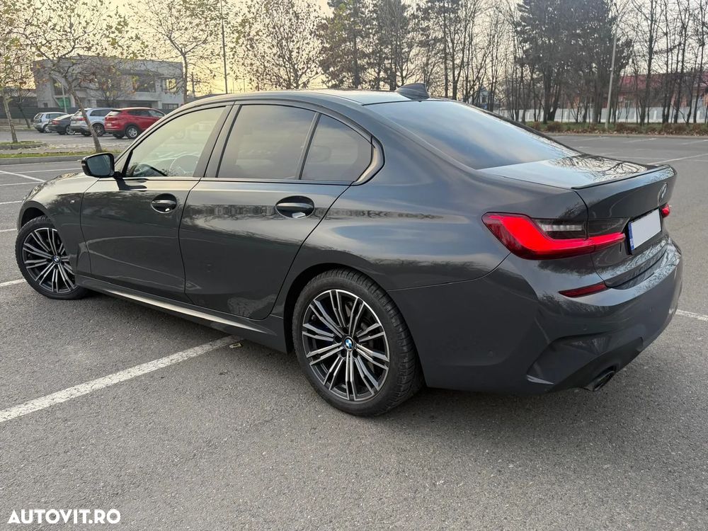 BMW Seria 3 330i xDrive AT - 2