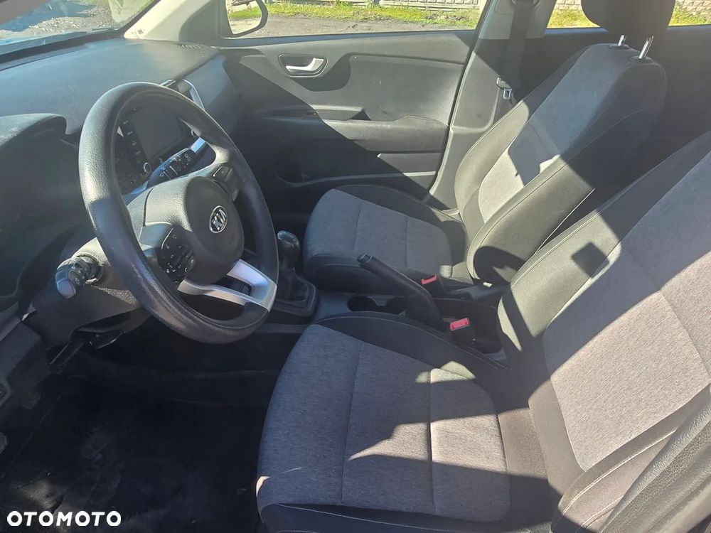 Kia Stonic - 23