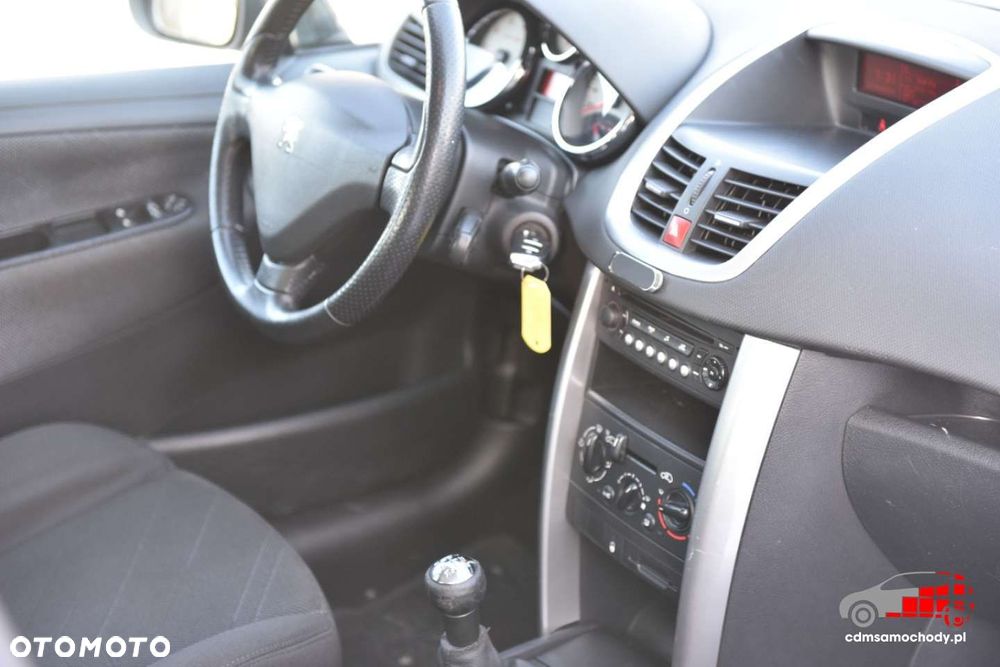 Peugeot 207 - 22