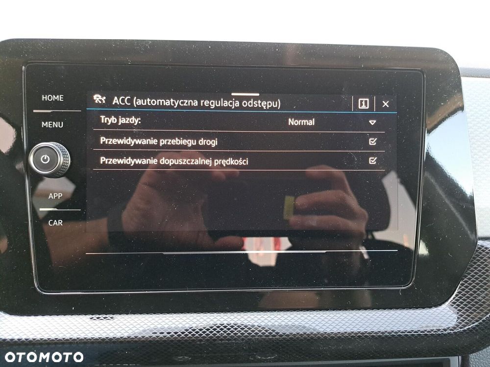 Volkswagen T-Cross - 38