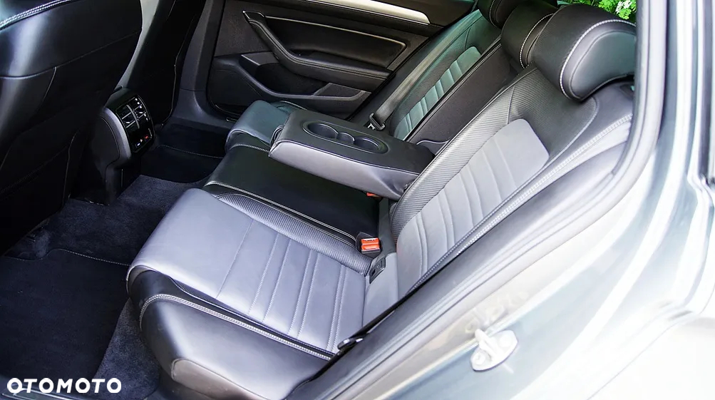 Volkswagen Passat - 13