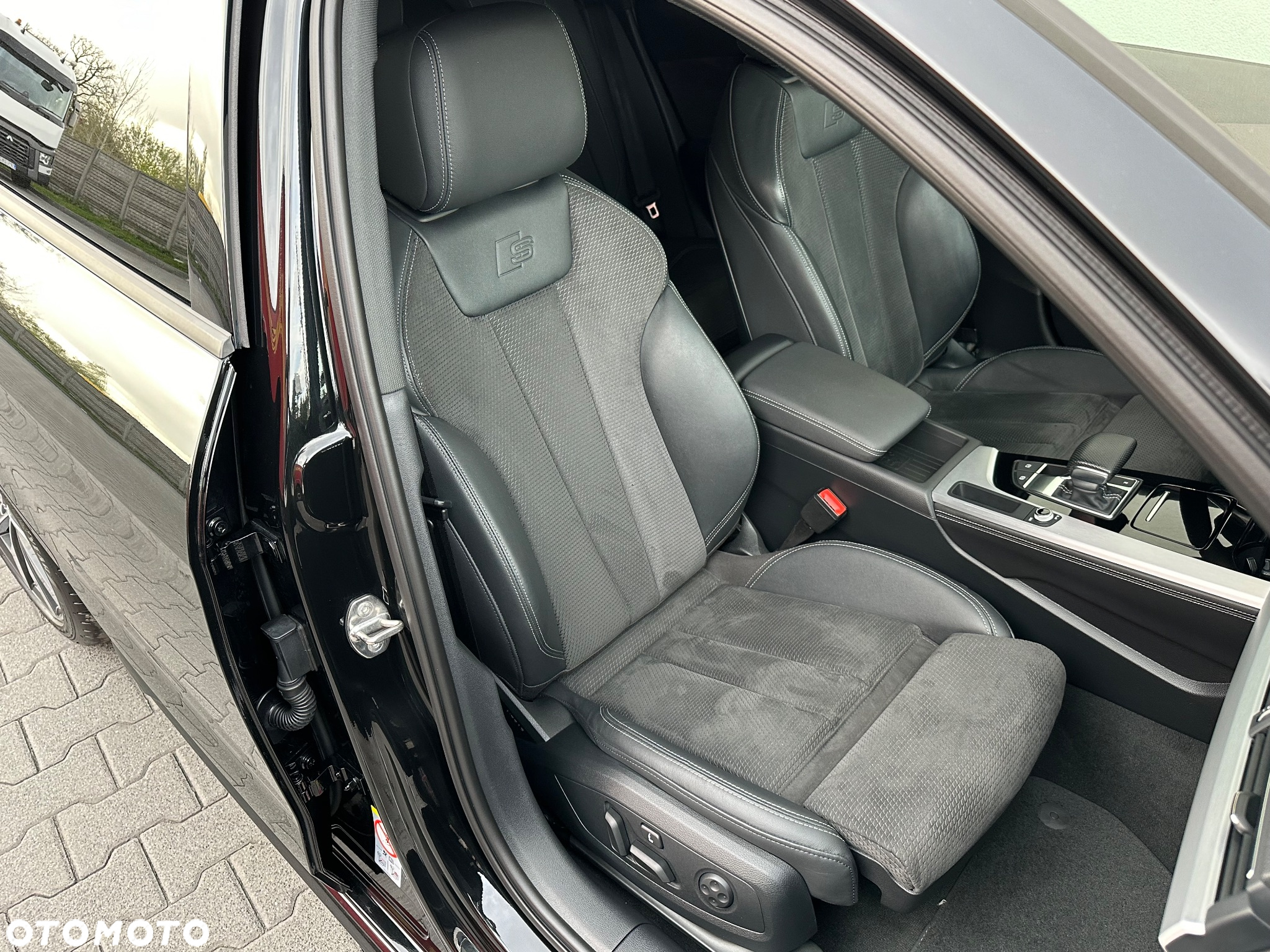 Audi A4 Avant 40 TDI S tronic S line - 23