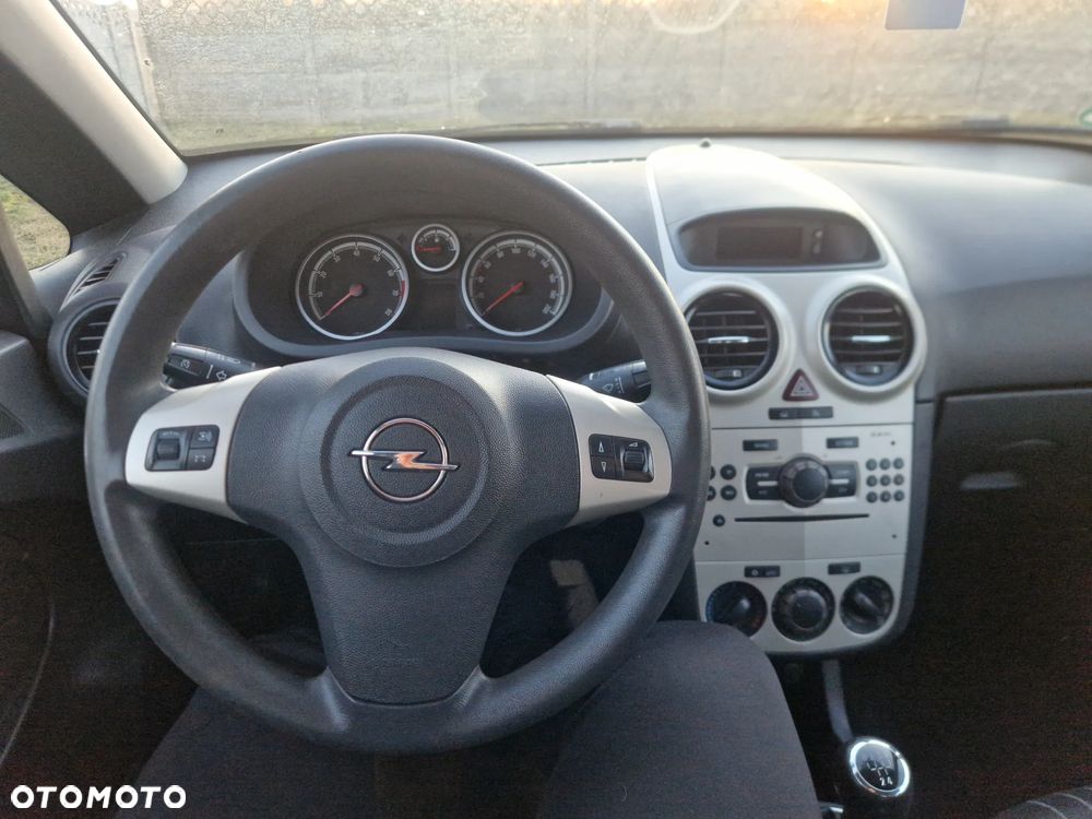 Opel Corsa 1.2 16V Innovation - 16