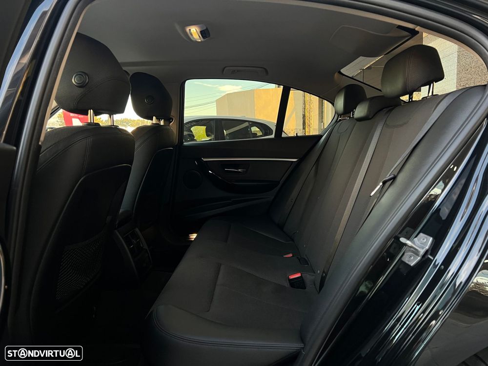 BMW 318 d Line Sport Auto - 25