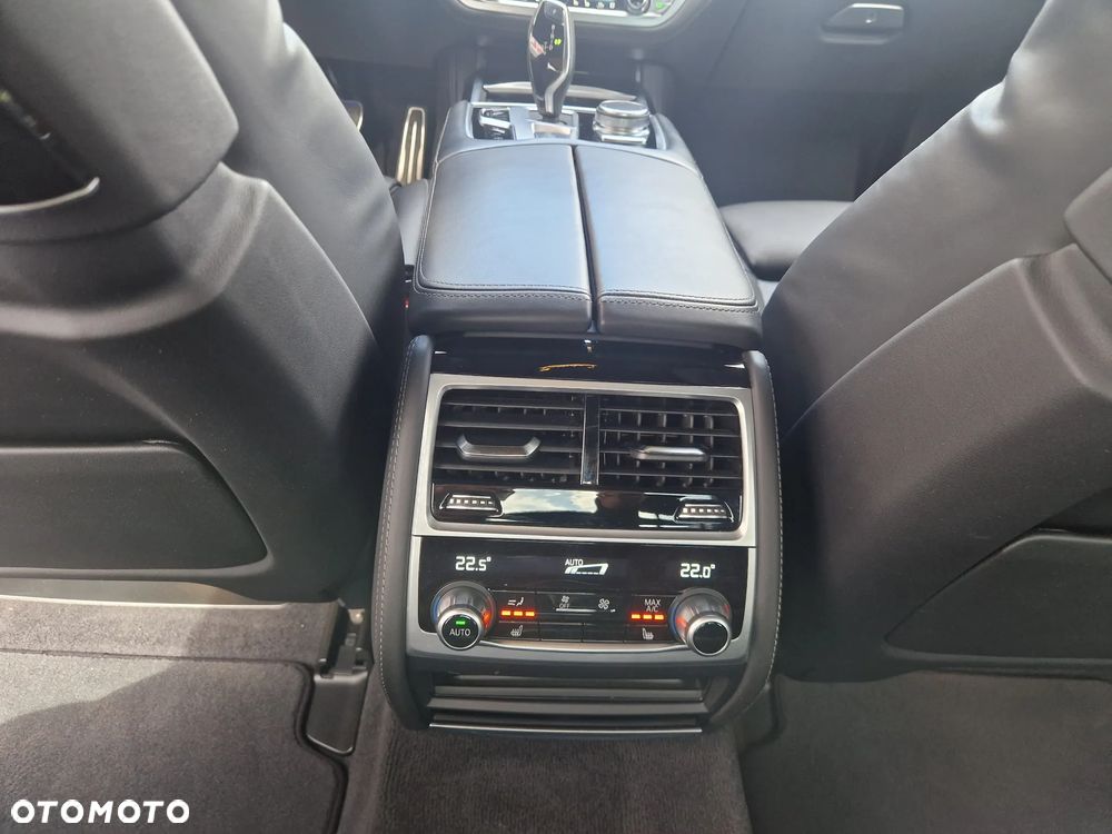 BMW Seria 7 750d xDrive sport - 12