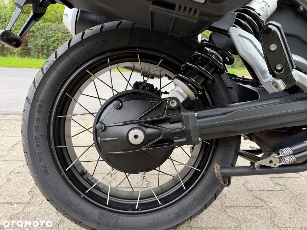 Moto Guzzi V85 - 24