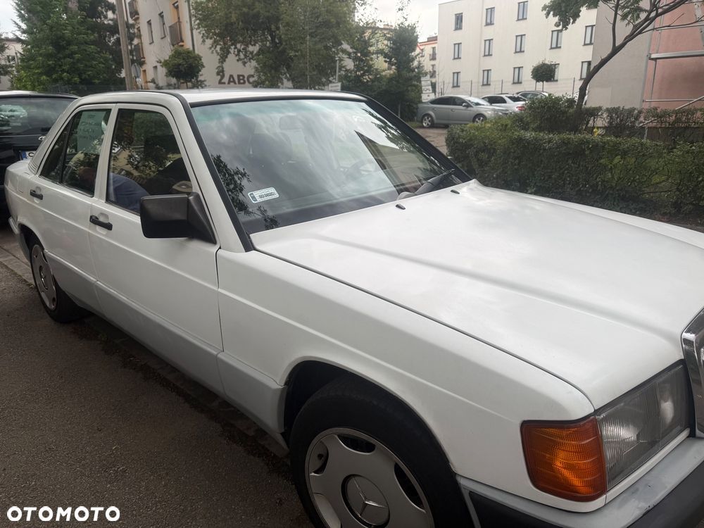 Mercedes-Benz W201 (190) - 1