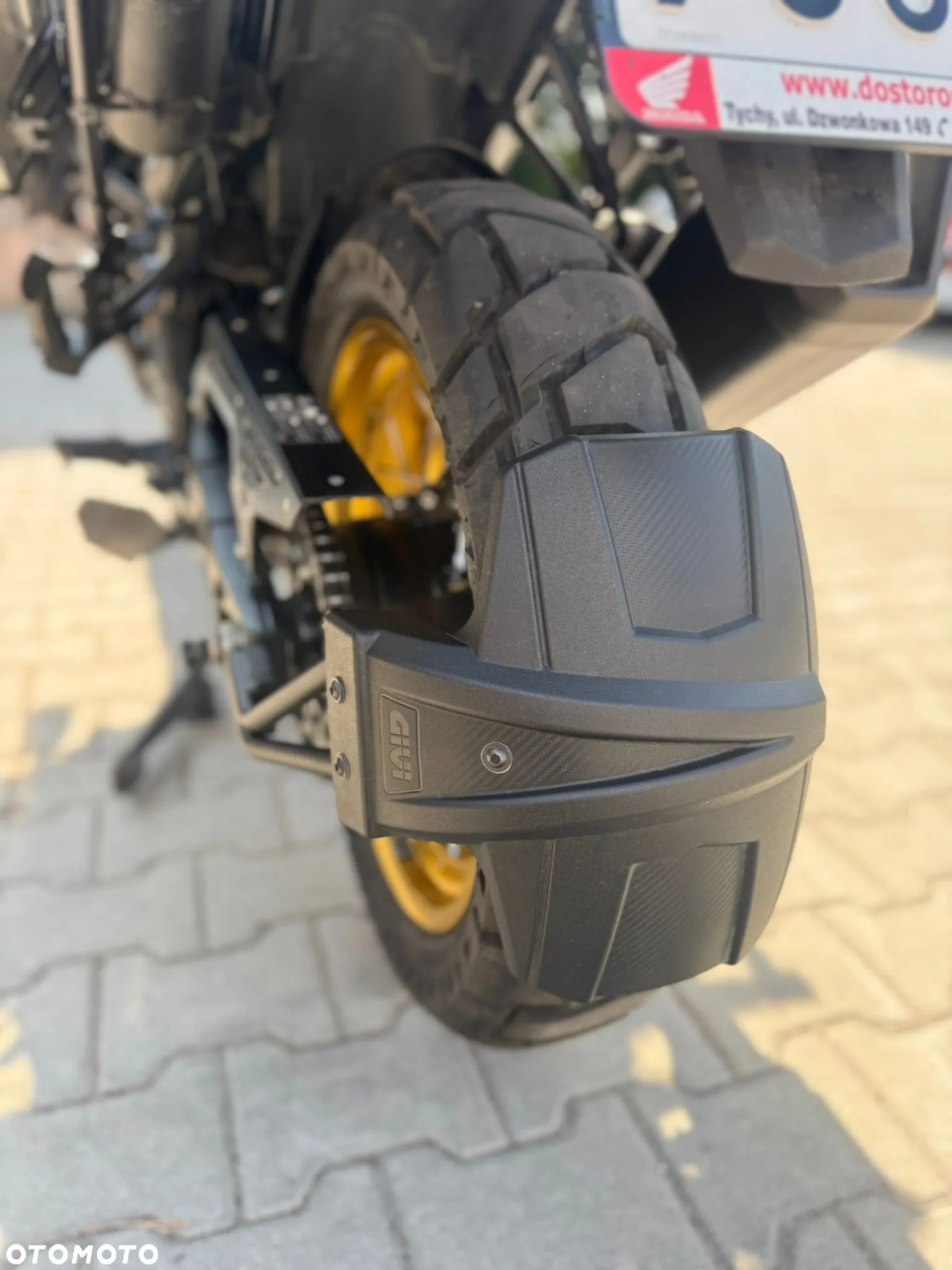 Suzuki V-STROM - 8