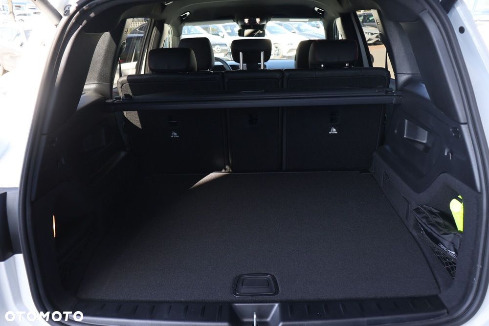 Mercedes-Benz GLB - 14
