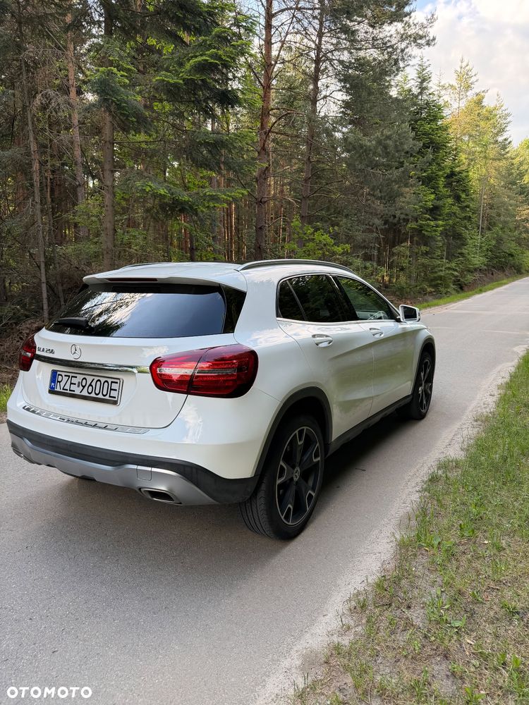 Mercedes-Benz GLA 250 7G-DCT - 5