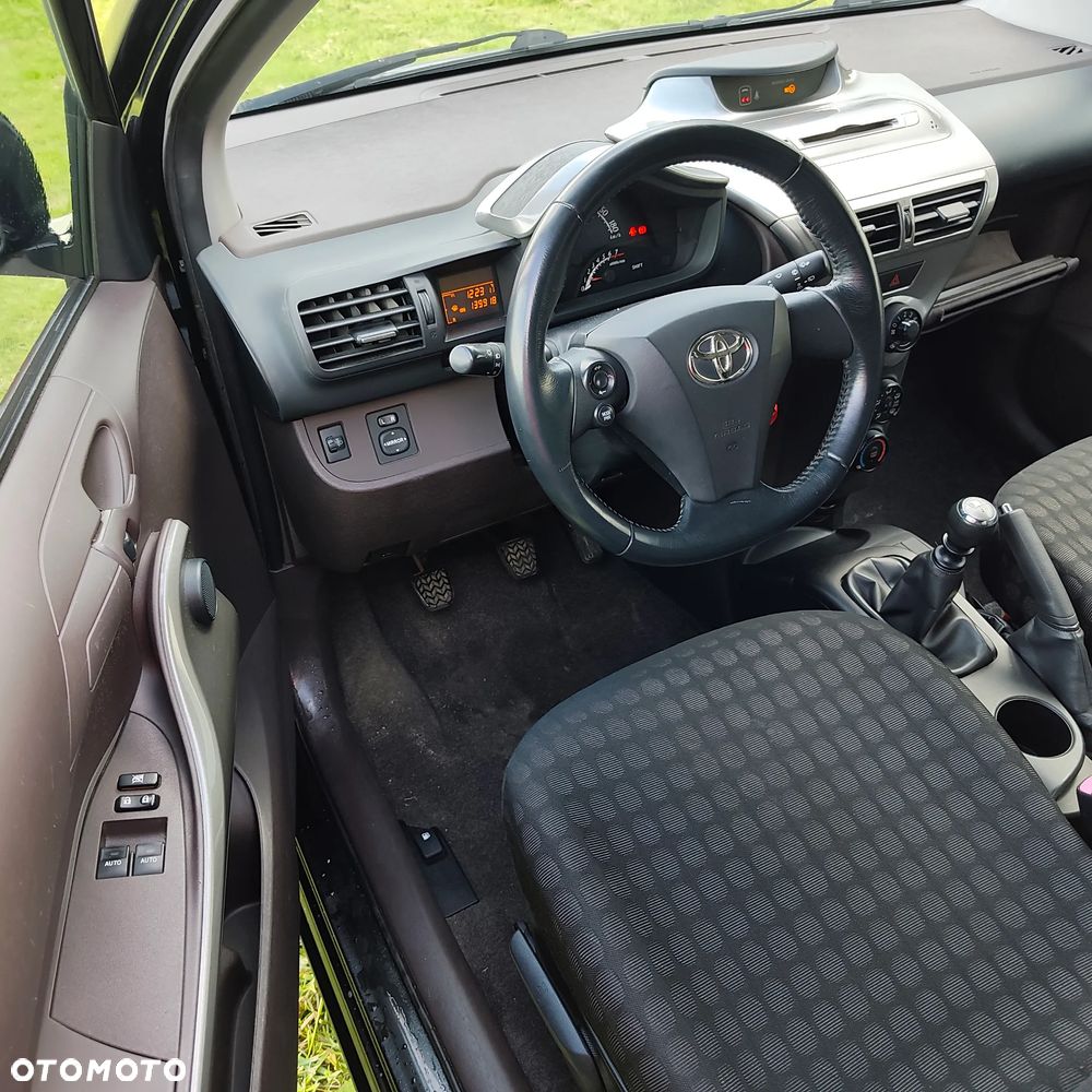 Toyota iQ 1.0 - 9