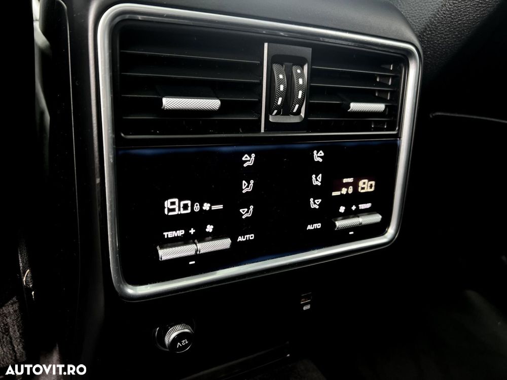 Porsche Cayenne - 25
