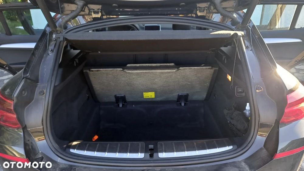 BMW X2 sDrive18i Advantage - 11