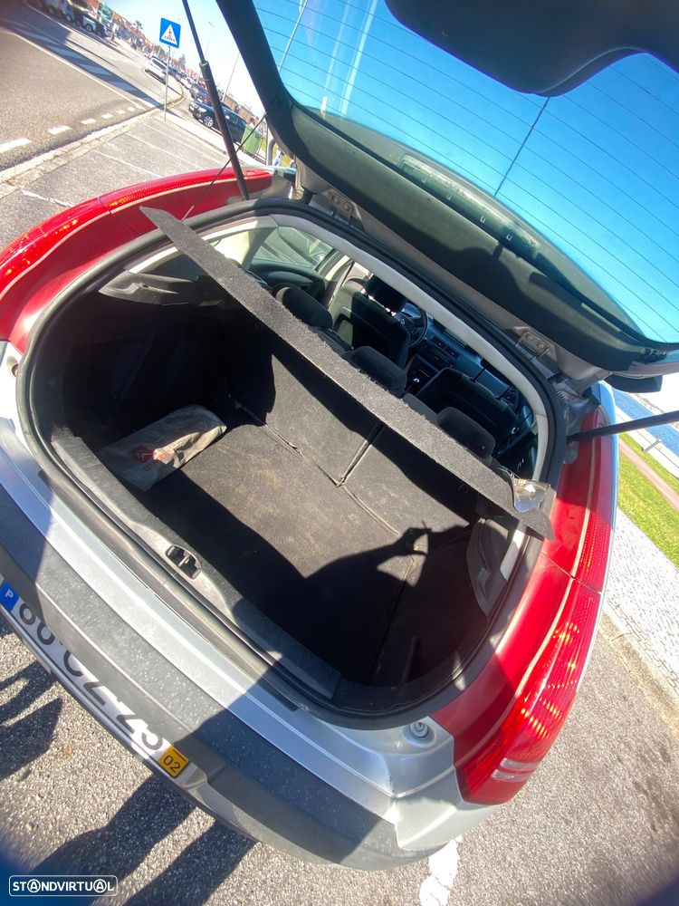 Citroën C4 1.6 HDi SX - 11