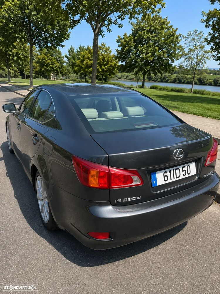Lexus IS 220 - 3
