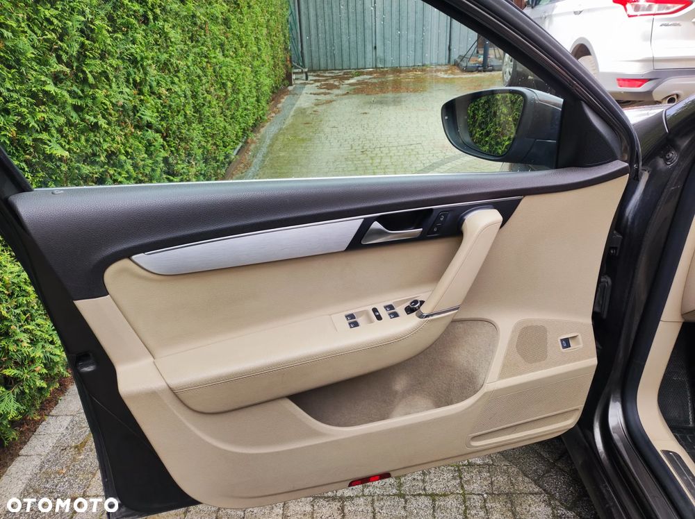 Volkswagen Passat 2.0 TDI Comfortline DSG - 8