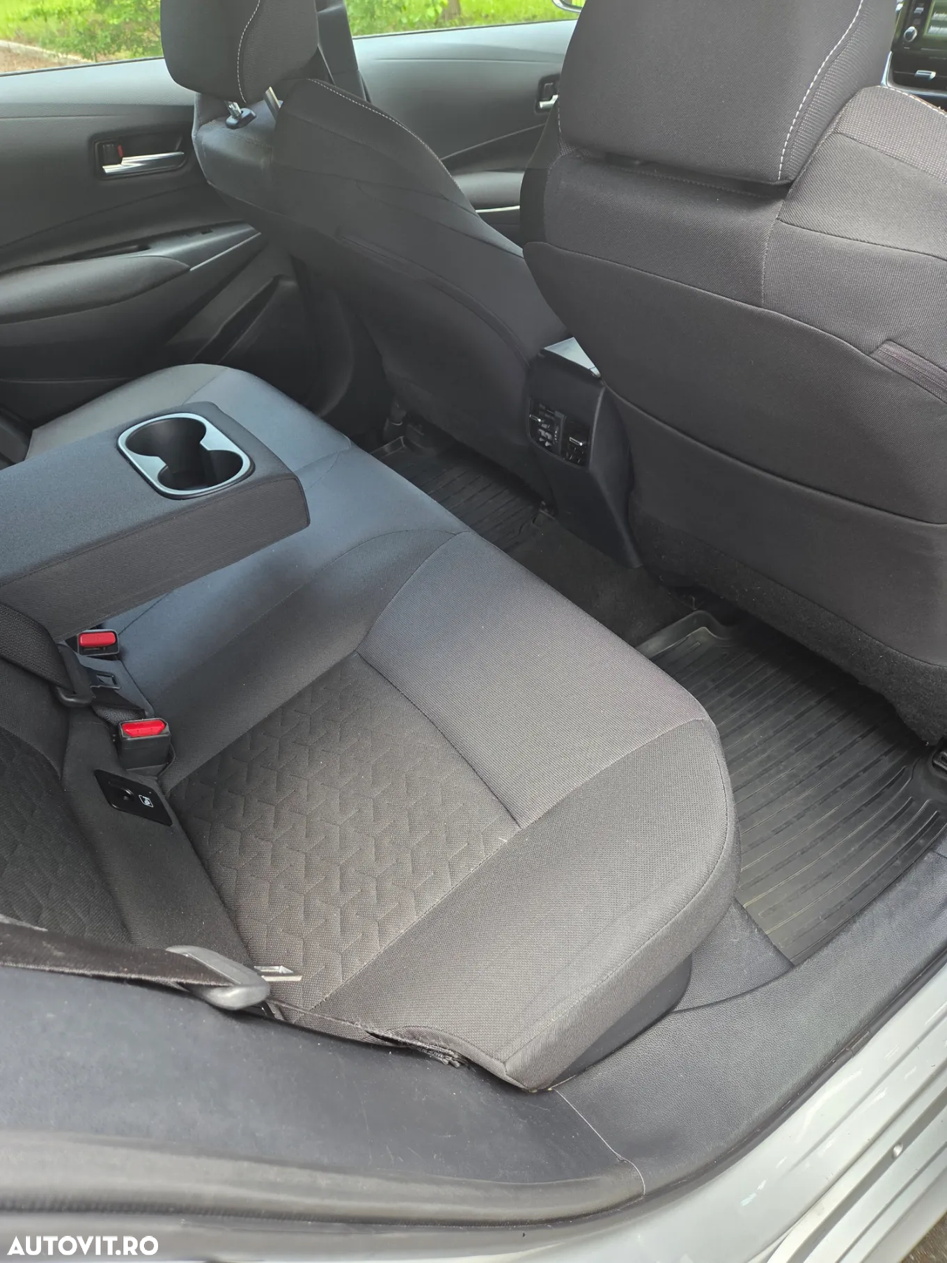 Toyota Corolla 1.8 HSD Business - 10