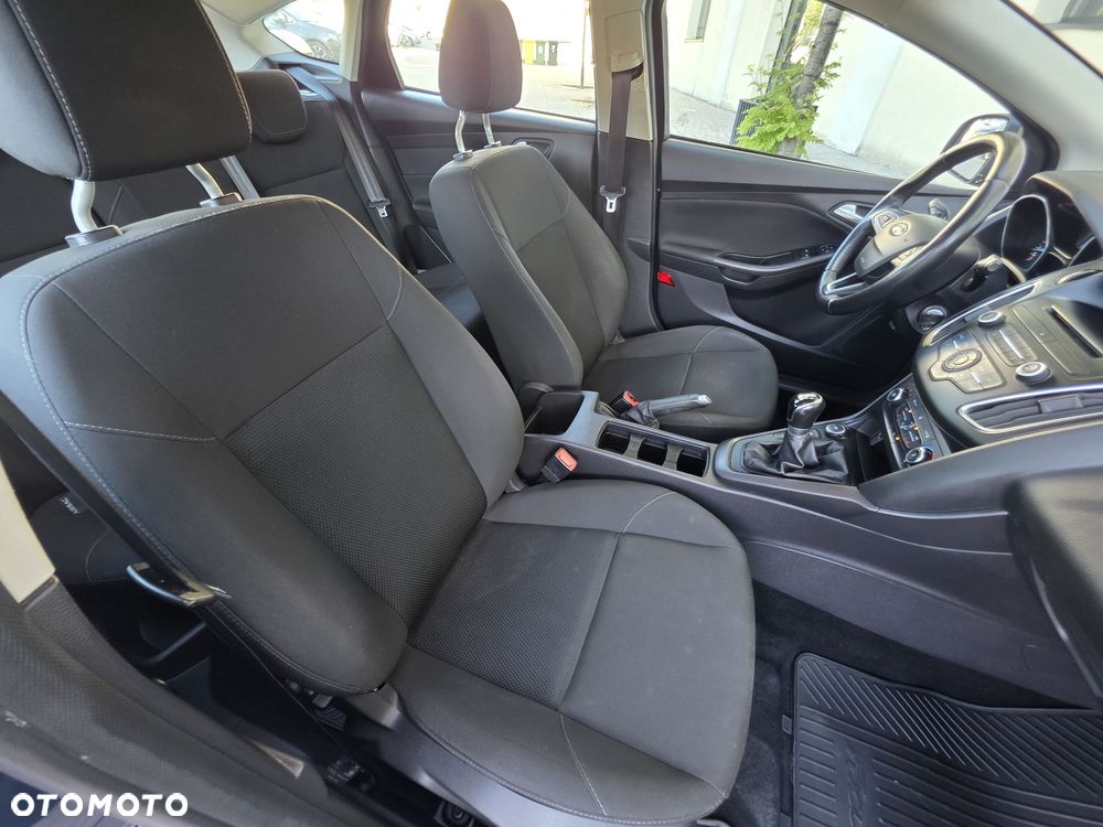 Ford Focus 1.0 EcoBoost Edition - 24