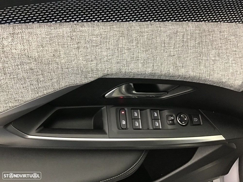 Peugeot 5008 1.2 Hybrid GT e-DCS6 - 21