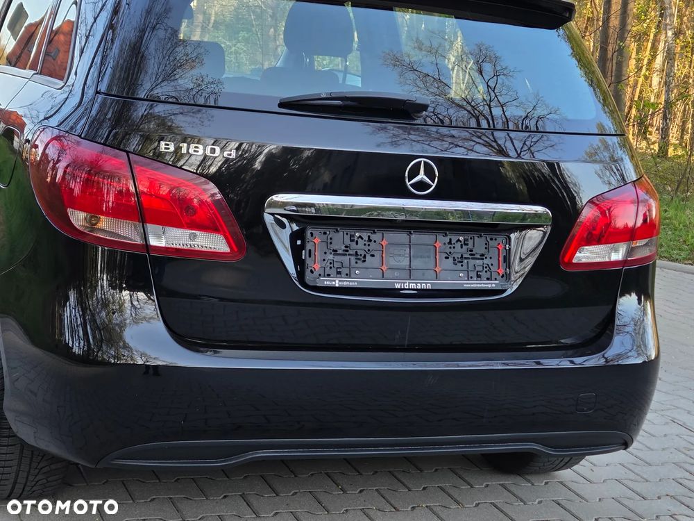 Mercedes-Benz Klasa B 180 d BlueEFFICIENCY Edition - 12