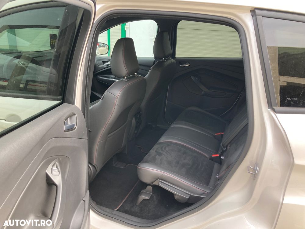 Ford Kuga 2.0 TDCi 4x4 Aut. ST-Line - 26