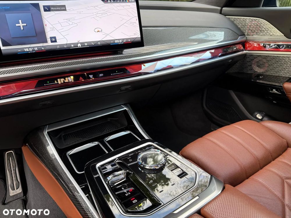 BMW Seria 7 M760e PHEV xDrive sport - 11